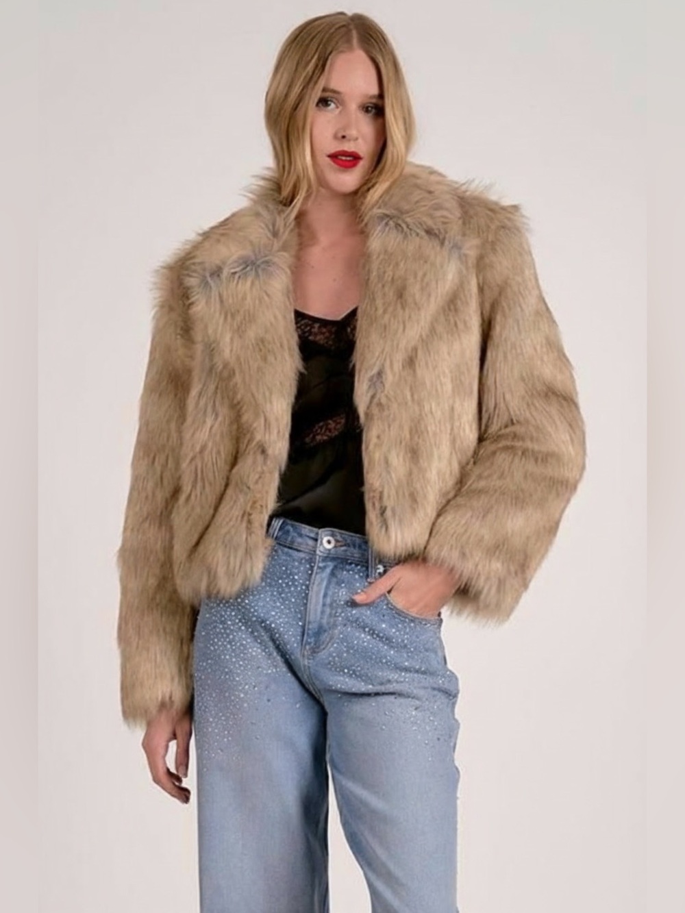 Elan Plush Faux-Fur Cropped Jacket in Light Tan